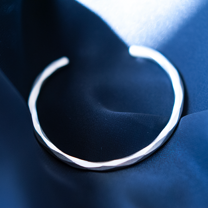 #001" KARENSILVER BANGLE"