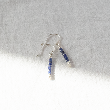 SILVER SODALITE PIERCE "LIGHT"