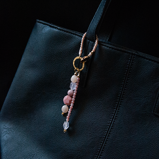 NATURAL STONE BAG CHARM "DAPPLE"