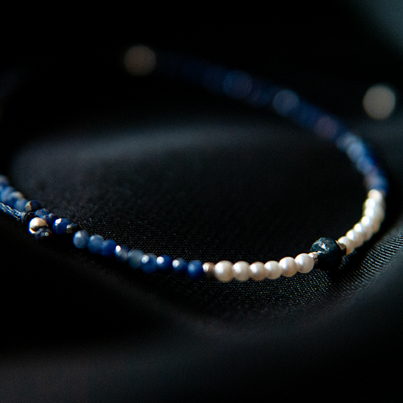 SHELL PEARL, SODALITE & SAPPHIRE BRACELET "MELLOW"