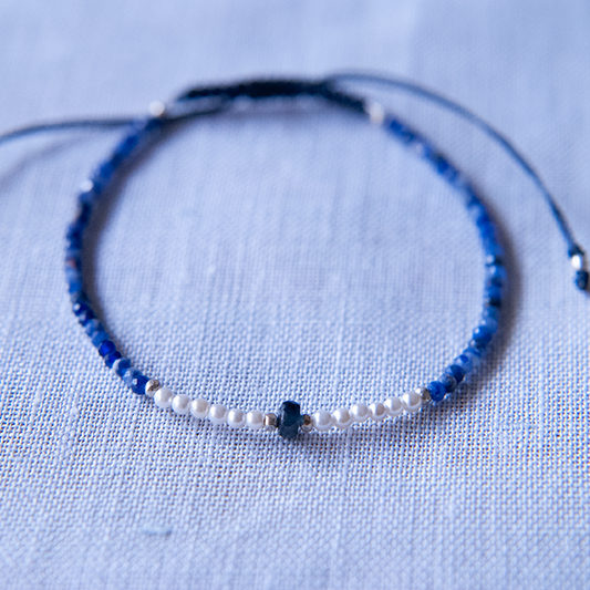 SHELL PEARL, SODALITE & SAPPHIRE BRACELET "MELLOW"