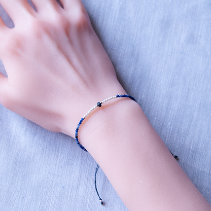 SHELL PEARL, SODALITE & SAPPHIRE BRACELET "MELLOW"