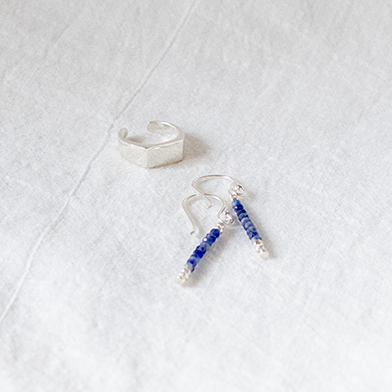 SILVER SODALITE PIERCE "LIGHT"